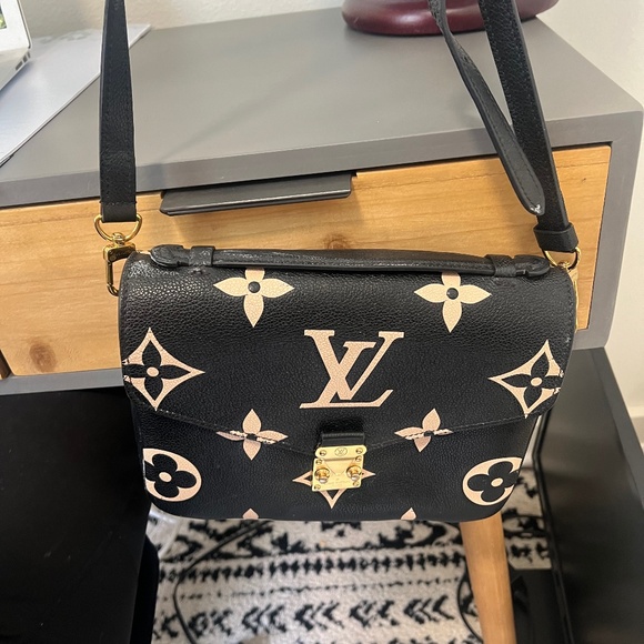 Meet your Posher, Kelsey - Picture 1 of 1